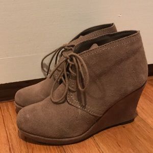 Taupe wedged booties